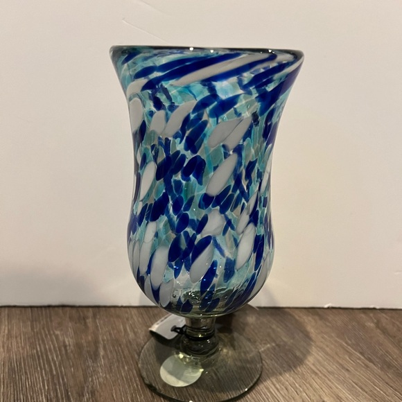 SOLD!! Gorgeous Hand Blown Confetti Hurricane Glasses- Set of 4- NWT - Picture 3 of 7